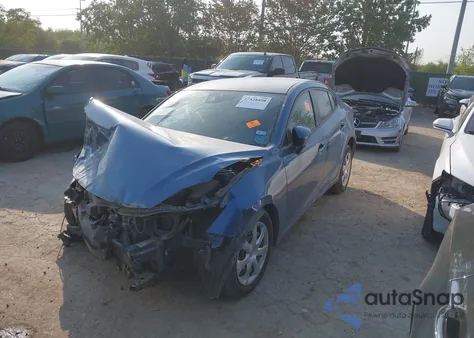 2018 Mazda Mazda3 Sport из США, поврежденный, VIN 3MZBN1U78JM241243